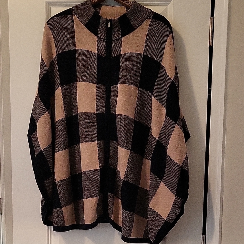 Jones New York Navy and Tan Checkered Poncho
